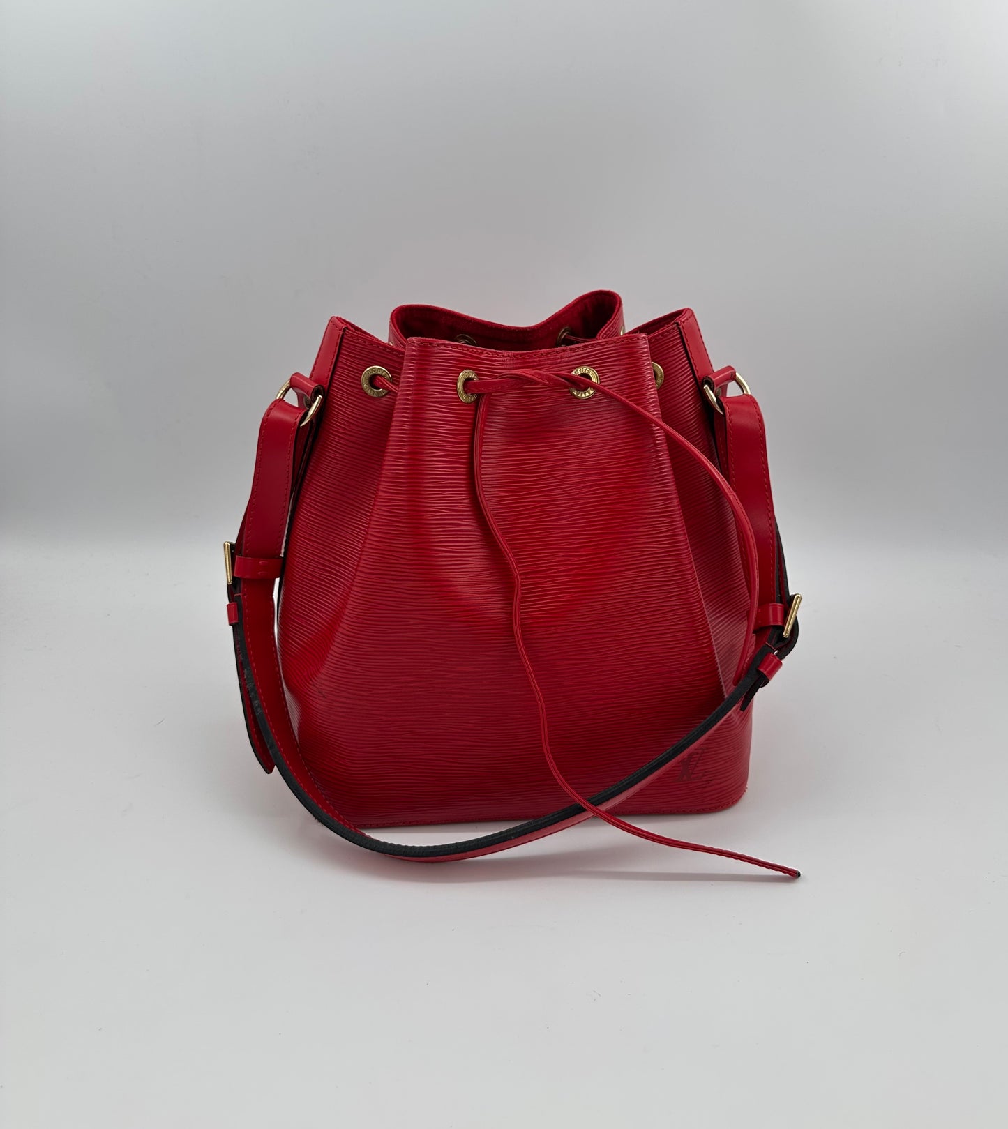 Louis Vuitton Noe Bucket Bag Red Epi