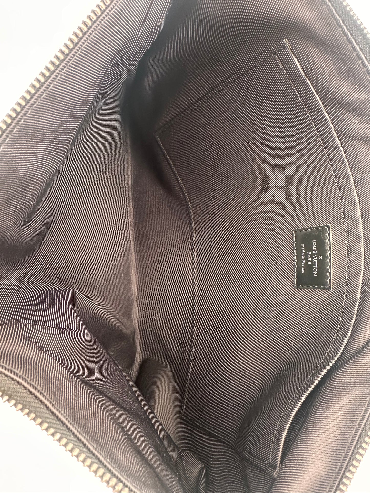 Louis Vuitton Monogram Eclipse Discovery Pochette GM