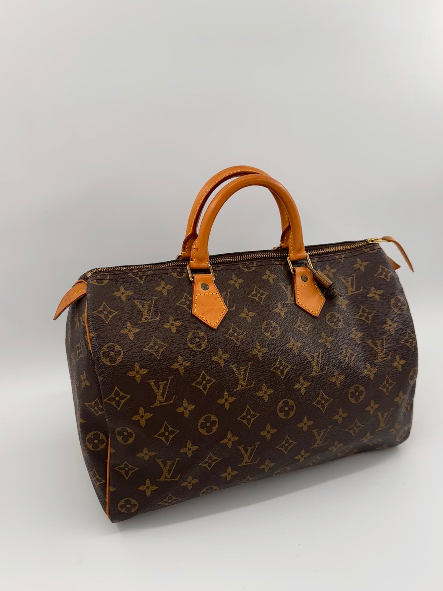 Louis Vuitton Speedy 35