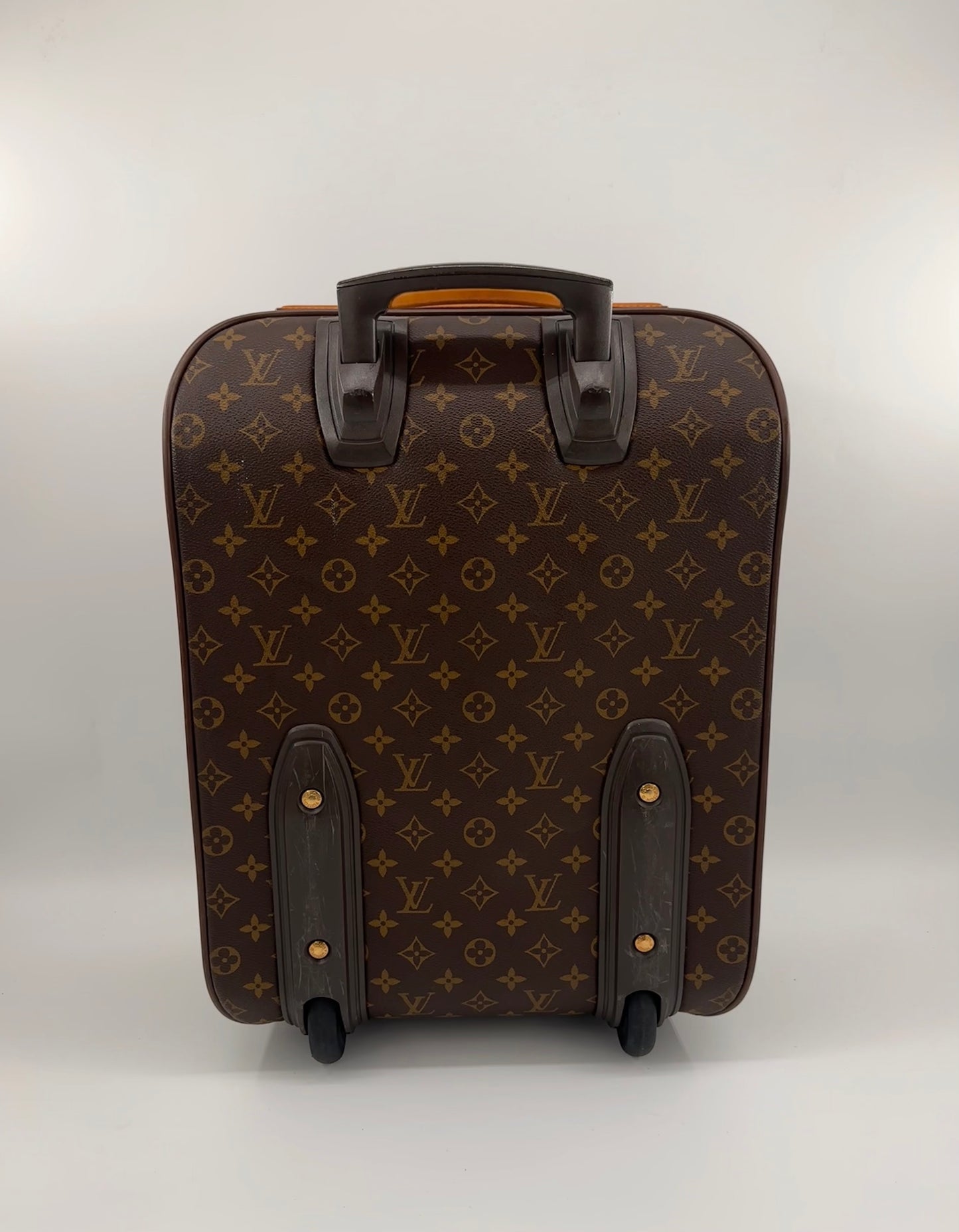 Louis Vuitton Pegase 45 Wheelie suitcase