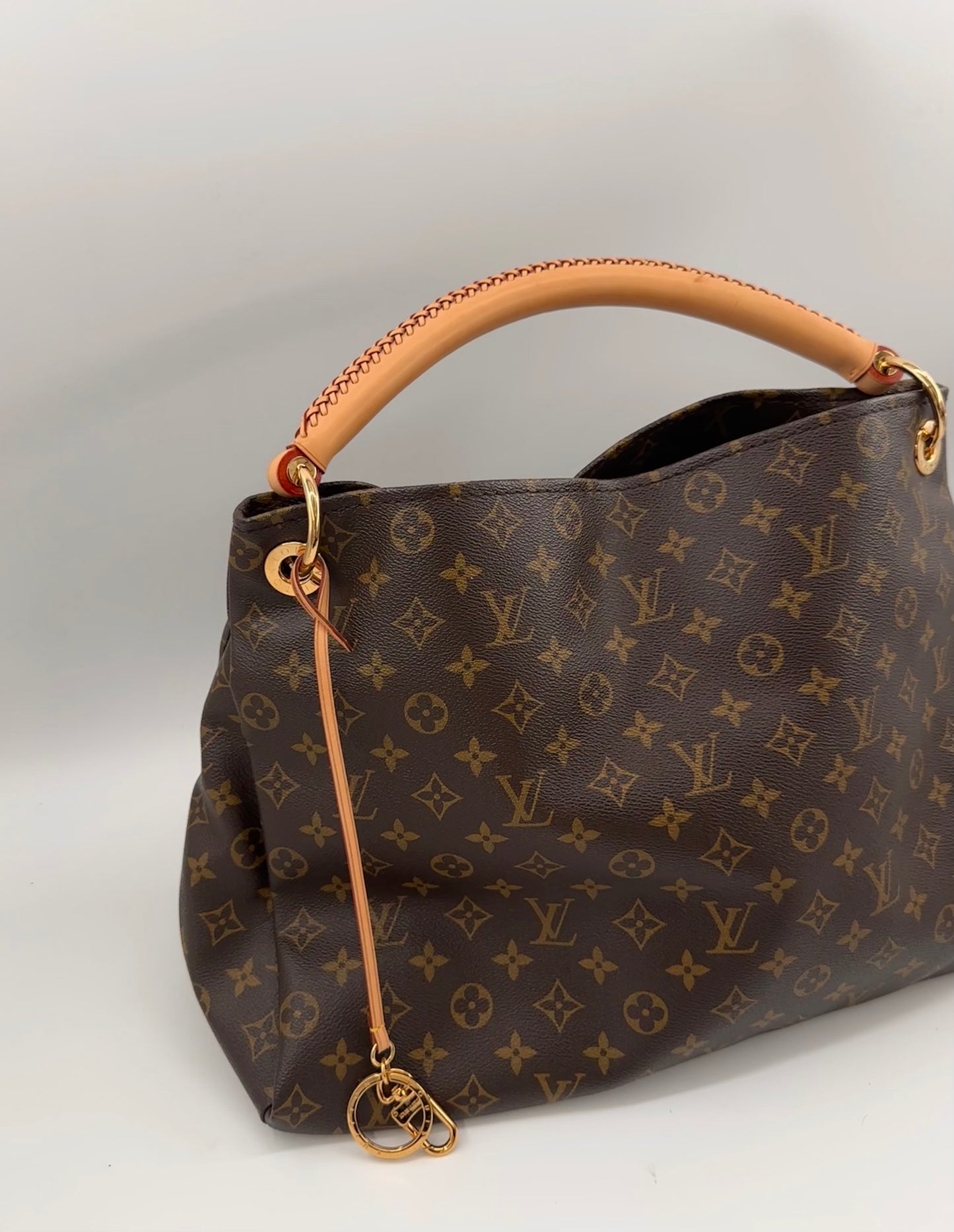 Louis Vuitton Artsy MM