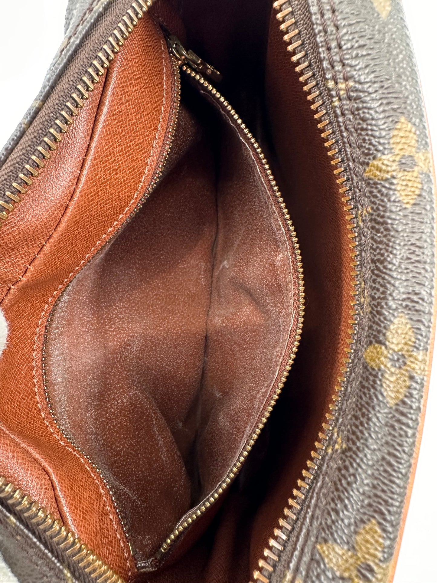 Louis Vuitton Trocadero 23 crossbody