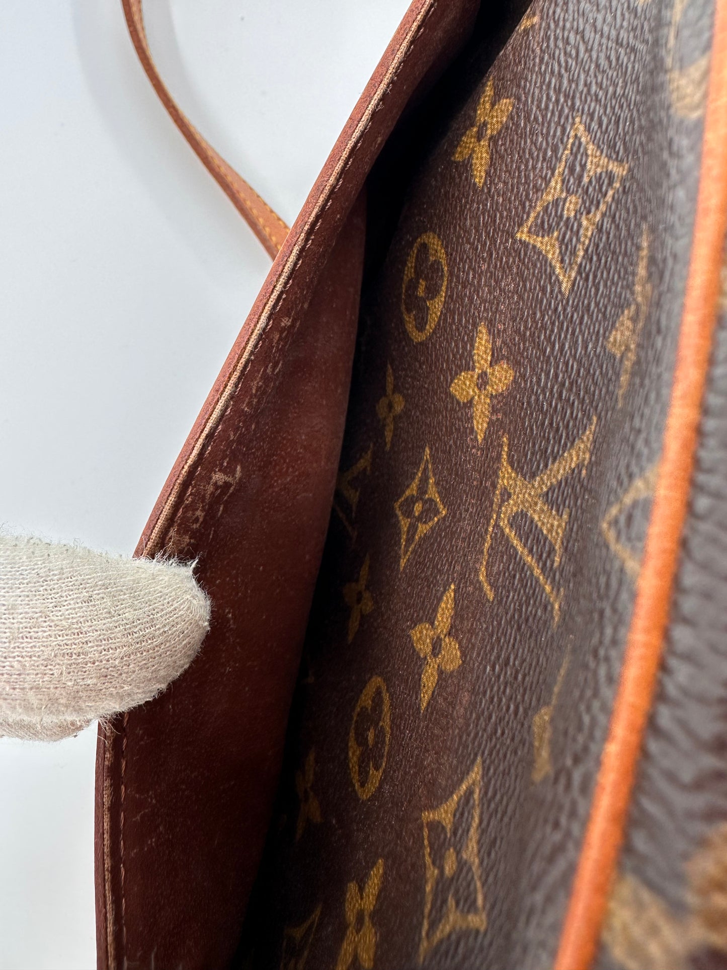 Louis Vuitton Trocadero 23 crossbody