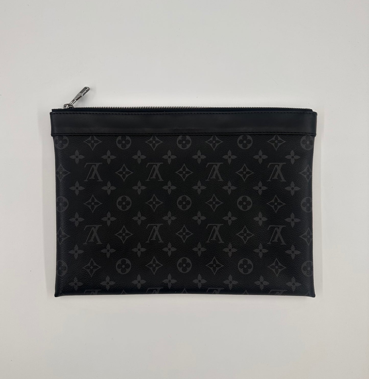 Louis Vuitton Monogram Eclipse Discovery Pochette GM