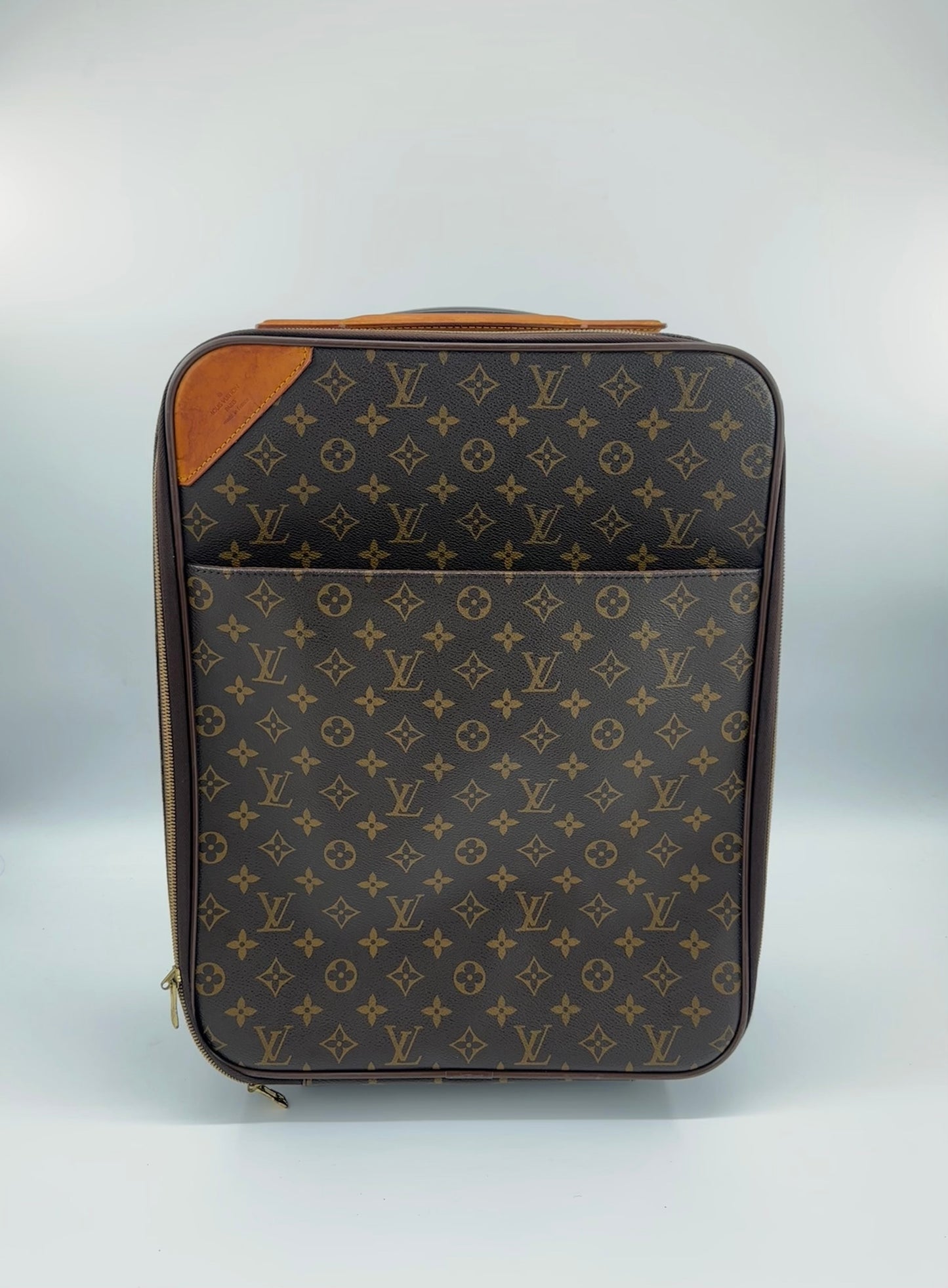Louis Vuitton Pegase 45 Wheelie suitcase