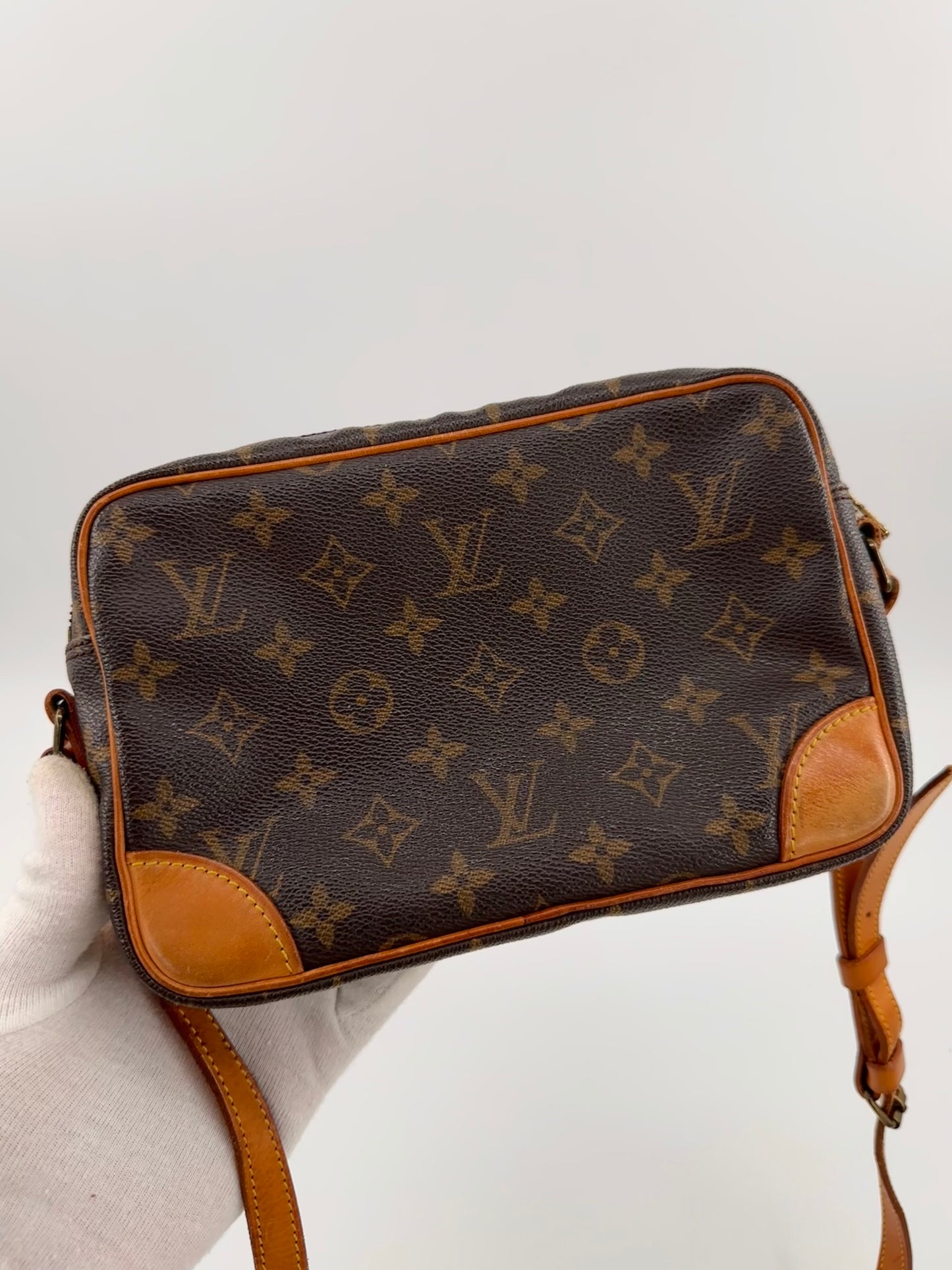 Louis Vuitton Trocadero 23 crossbody