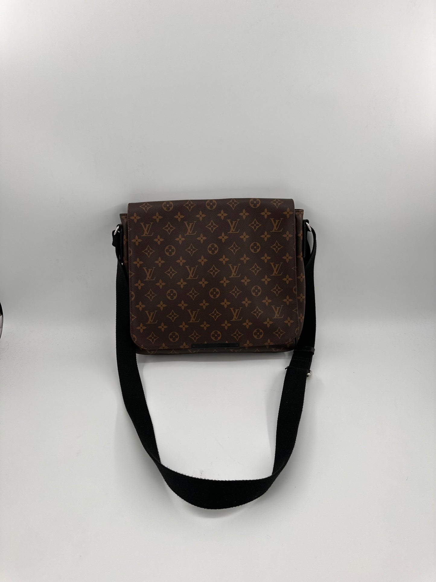 Louis Vuitton District Messenger Bag