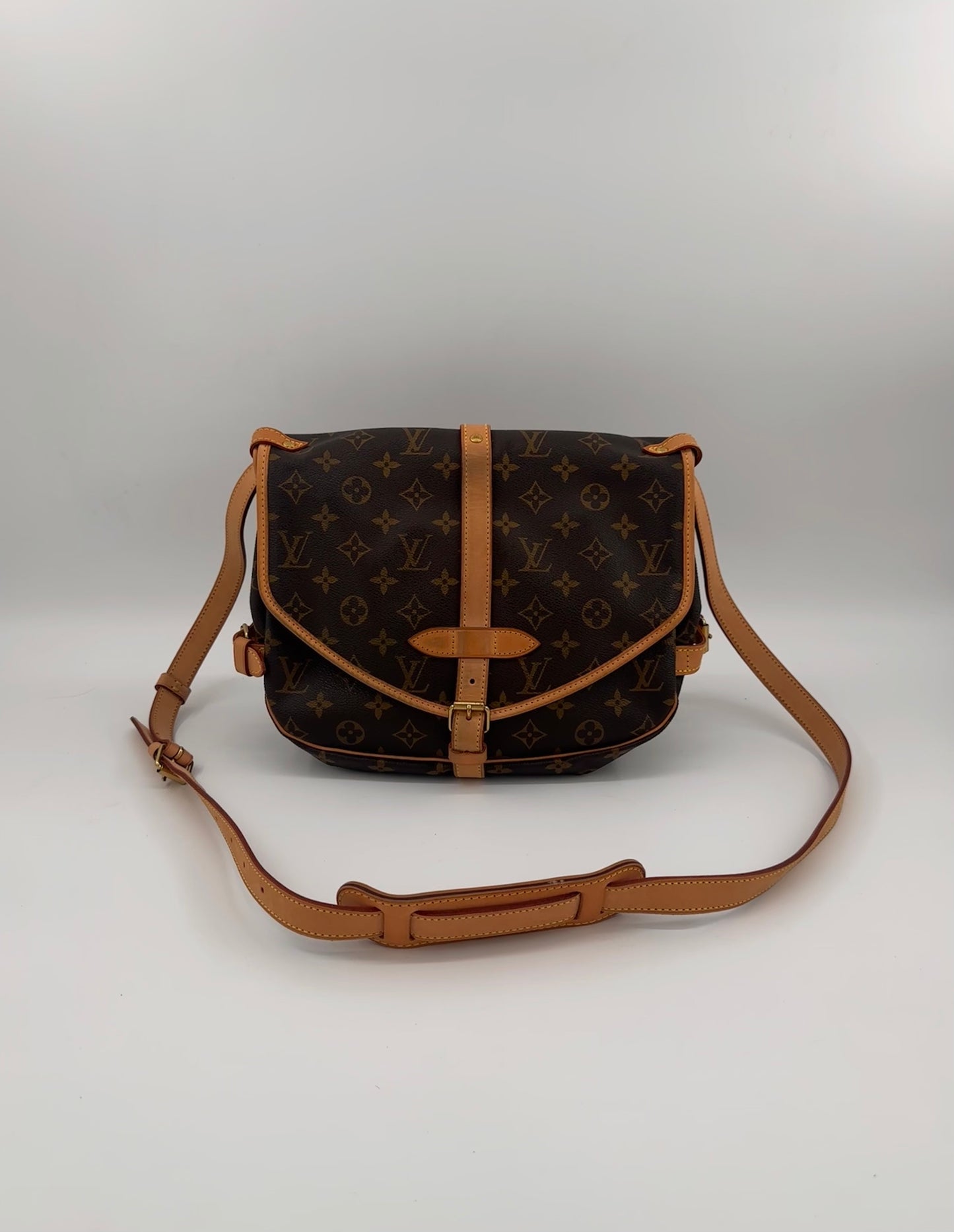 Louis Vuitton Saumur 30 crossbody