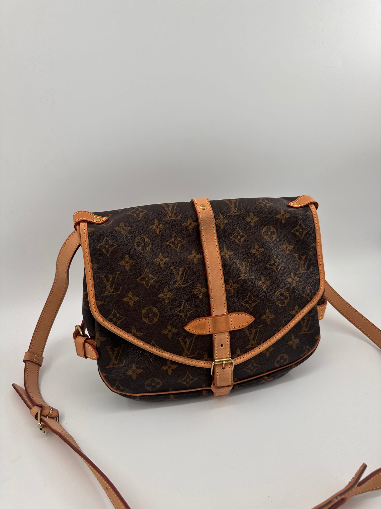 Louis Vuitton Saumur 30 crossbody