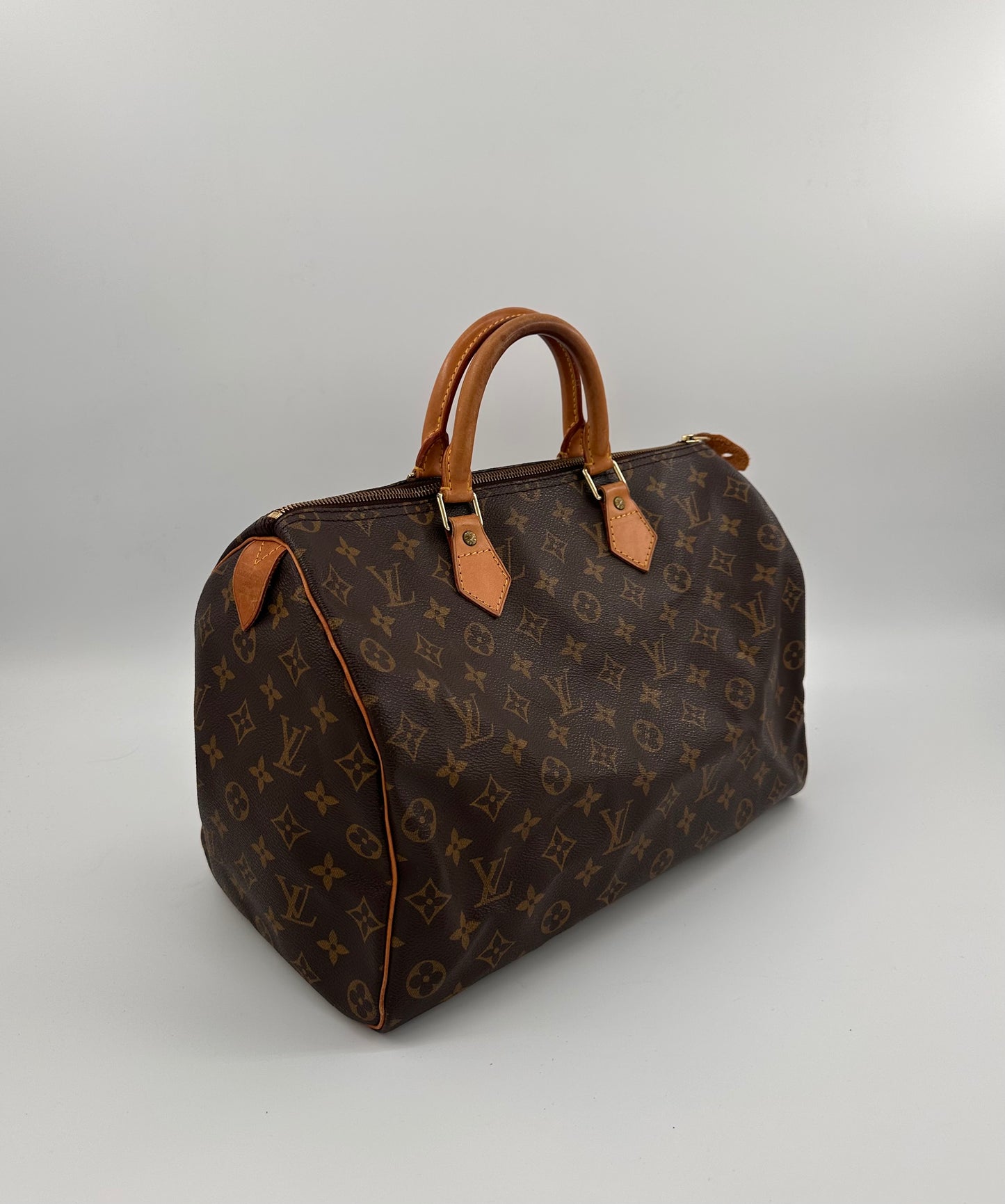 Louis Vuitton Speedy 35