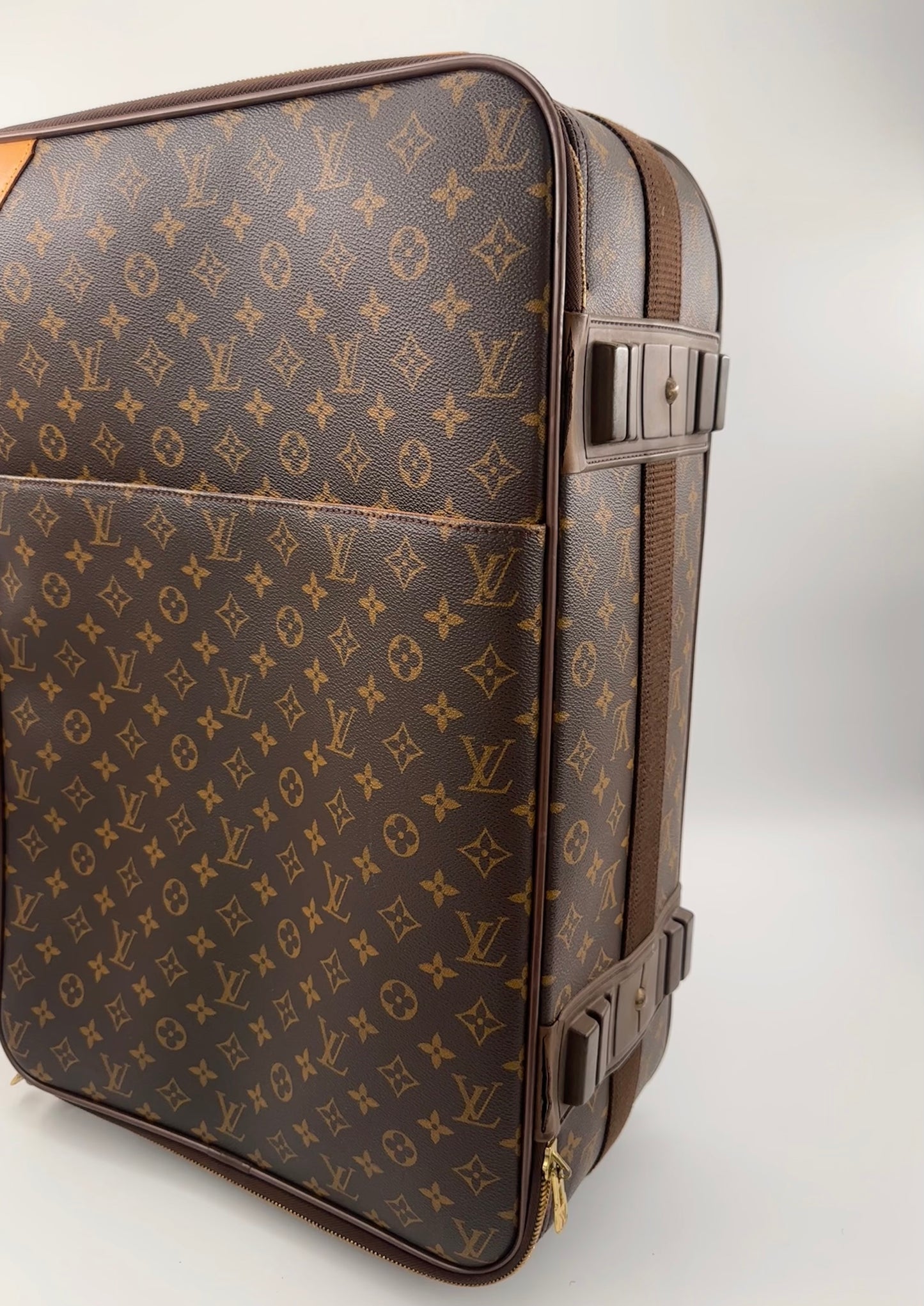 Louis Vuitton Pegase 55 Wheelie suitcase