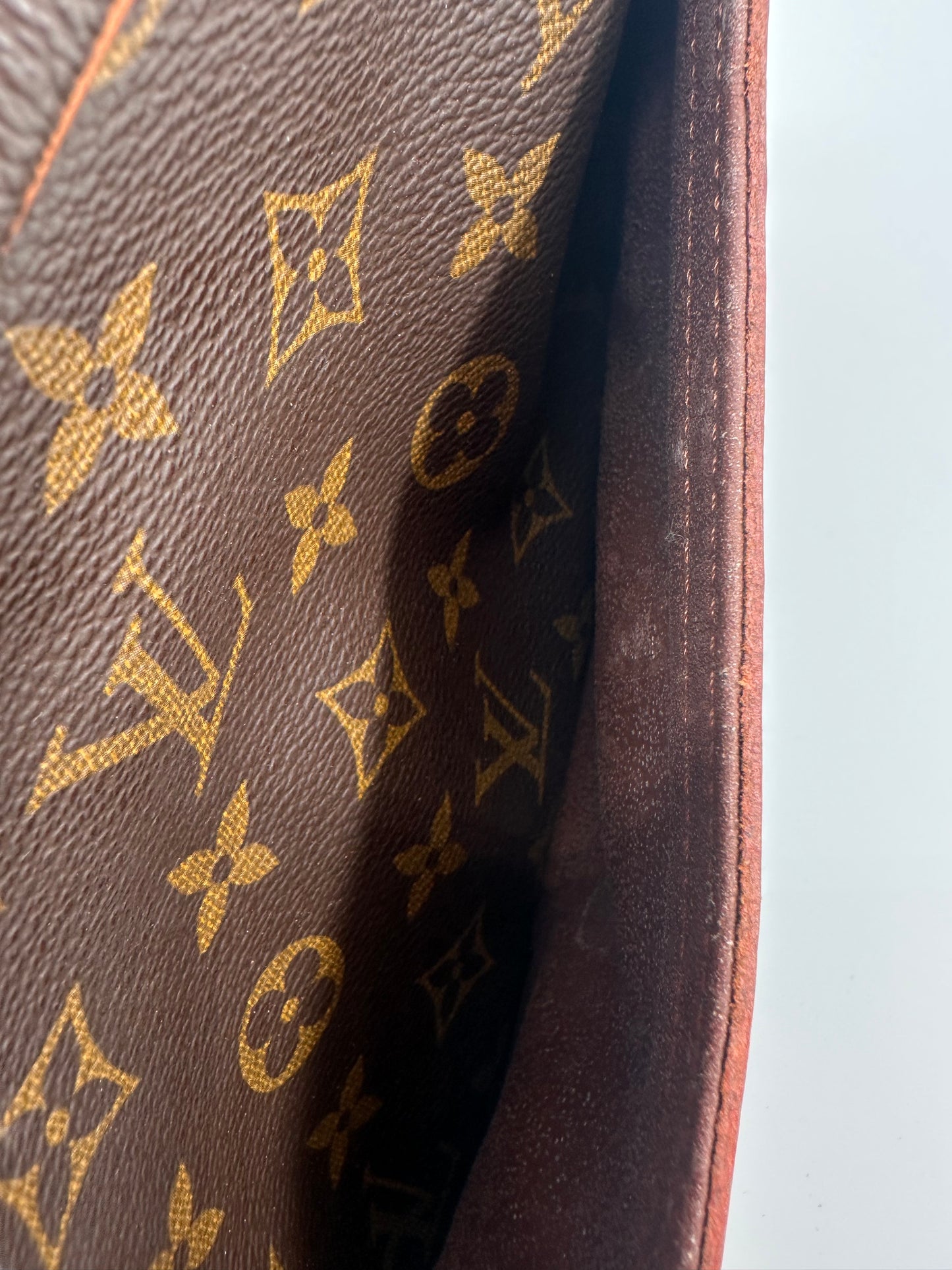 Louis Vuitton Trocadero 23 crossbody bag