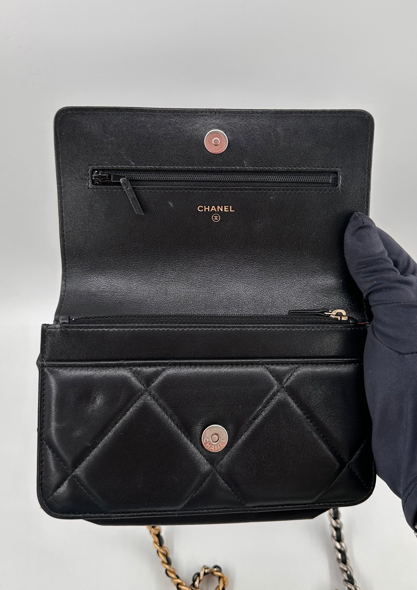 Chanel 19 Wallet on Chain Crossbody