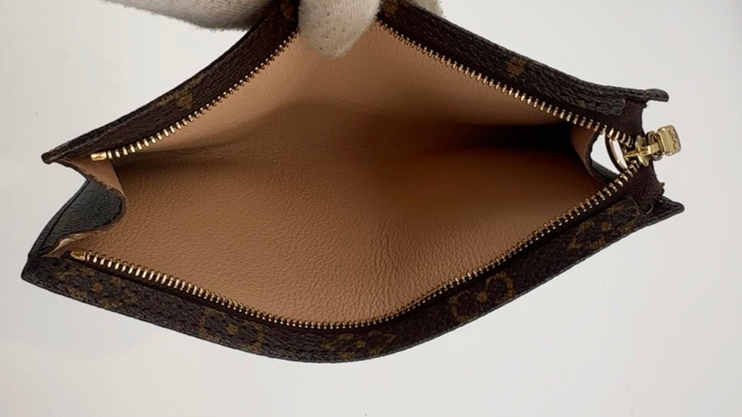 Louis Vuitton Monogram Pouch/ Purse