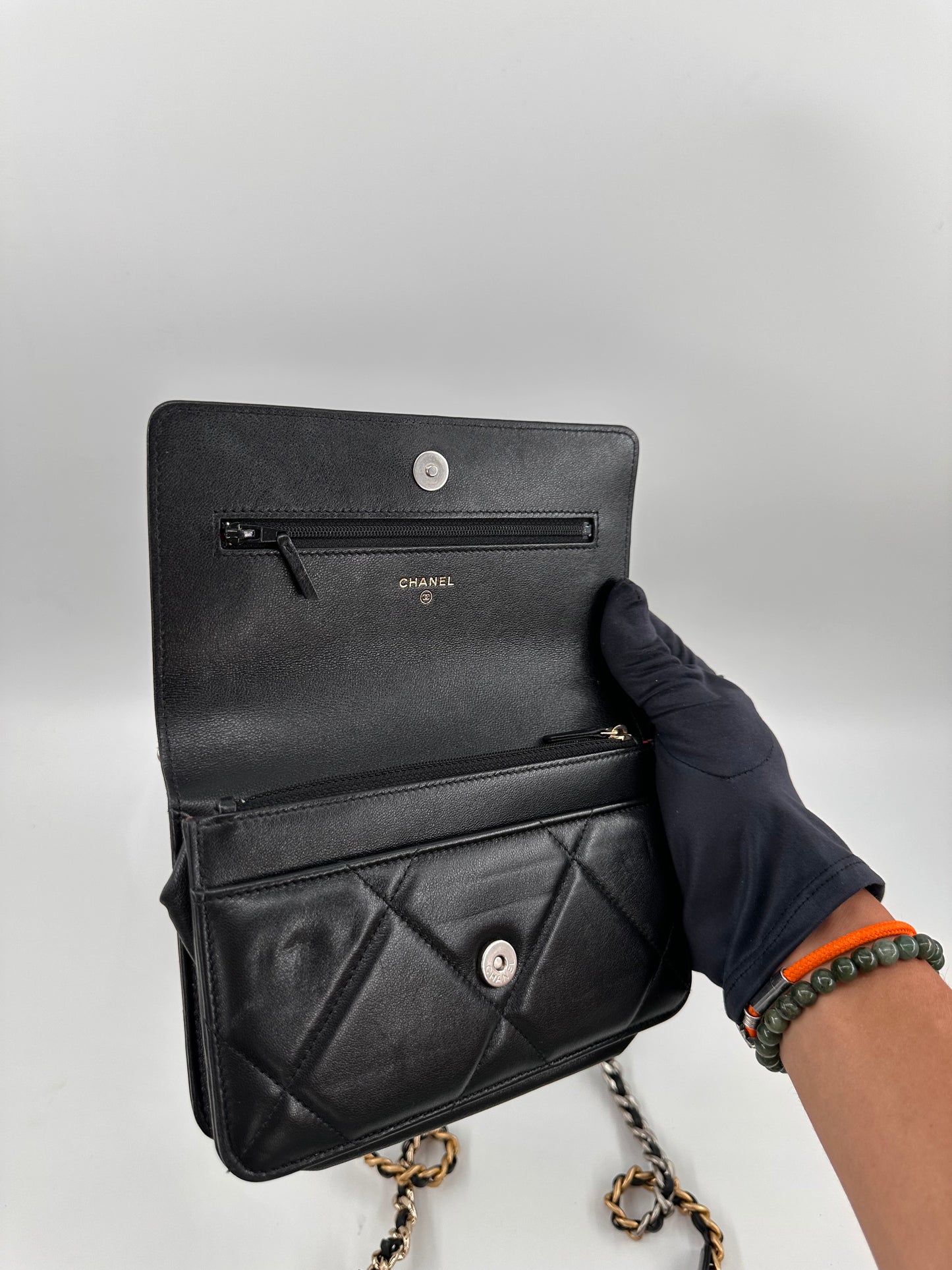 Chanel 19 Wallet on Chain Crossbody