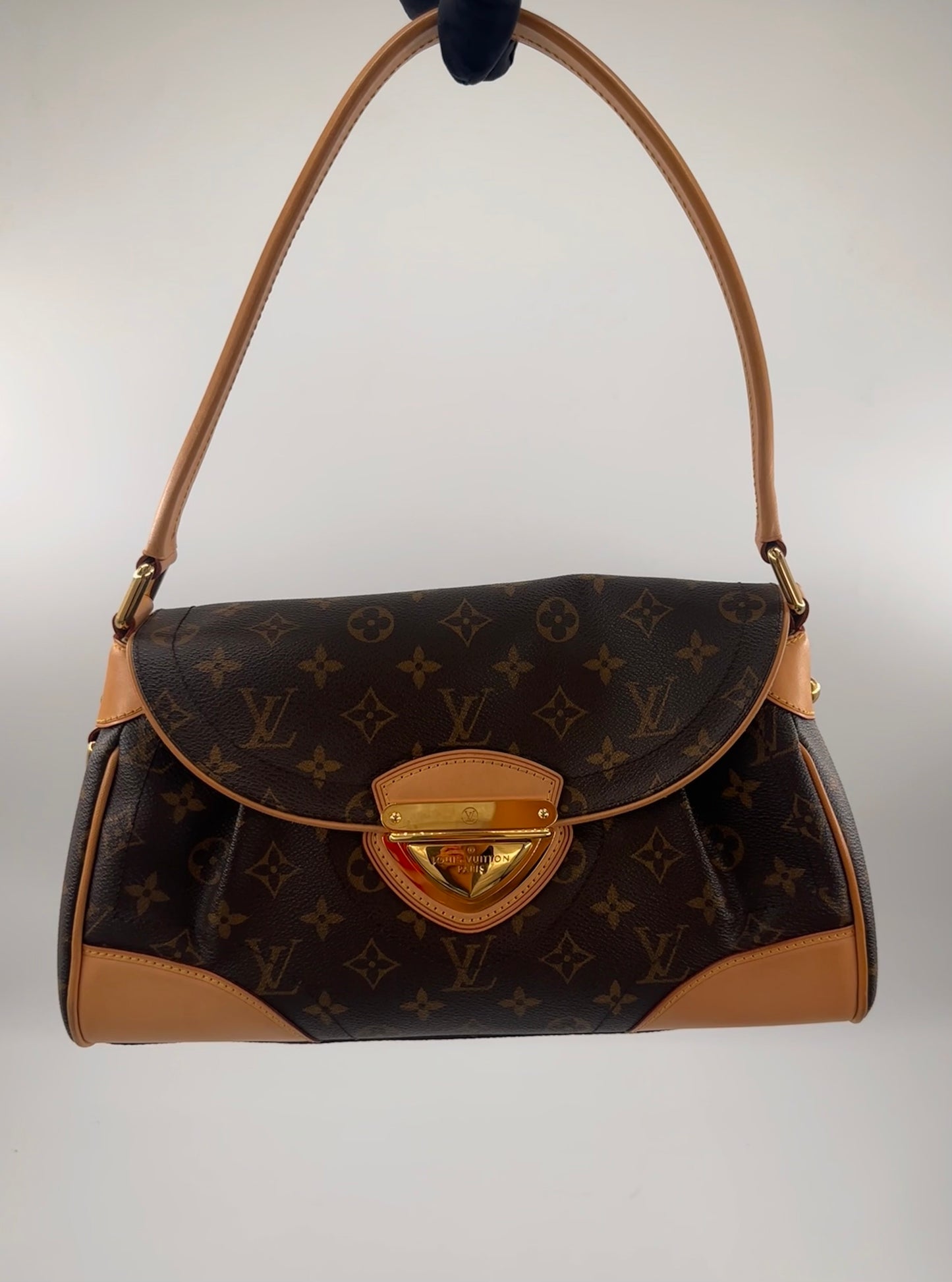 Louis Vuitton Beverly MM Shoulder Bag