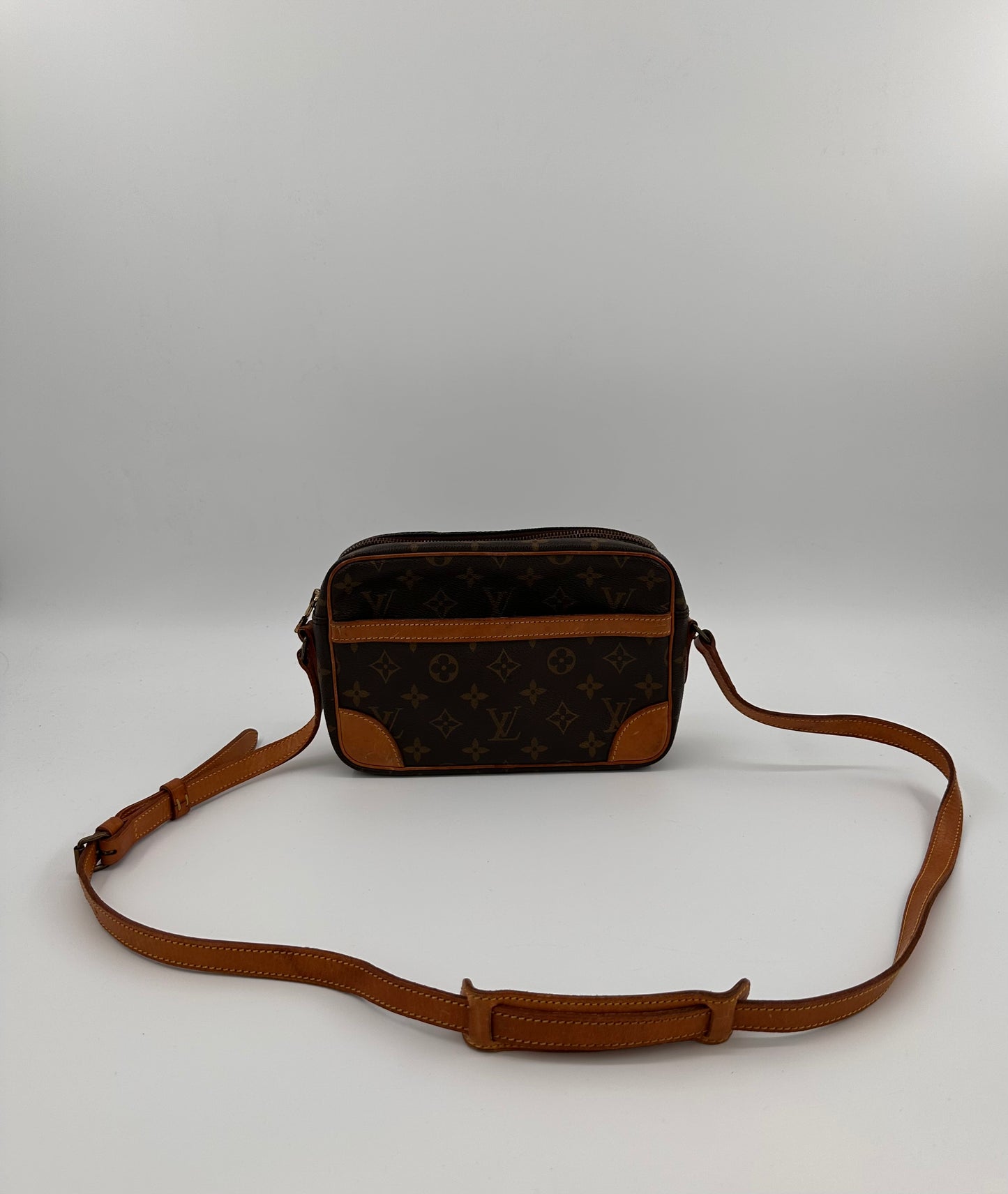 Louis Vuitton Trocadero 23 crossbody