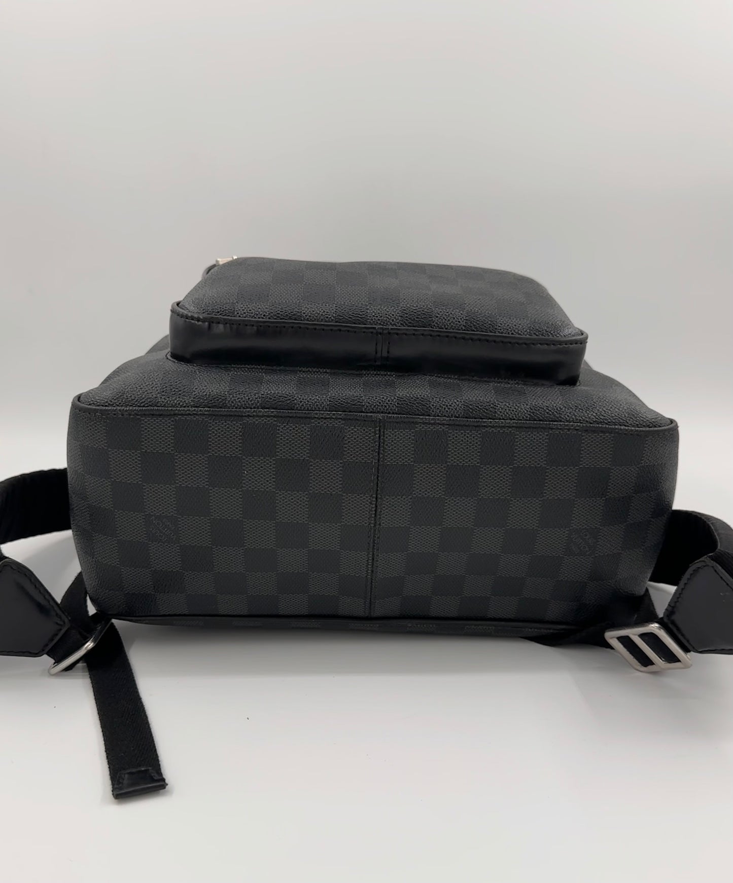 Louis Vuitton Josh backpack in Damier Graphite