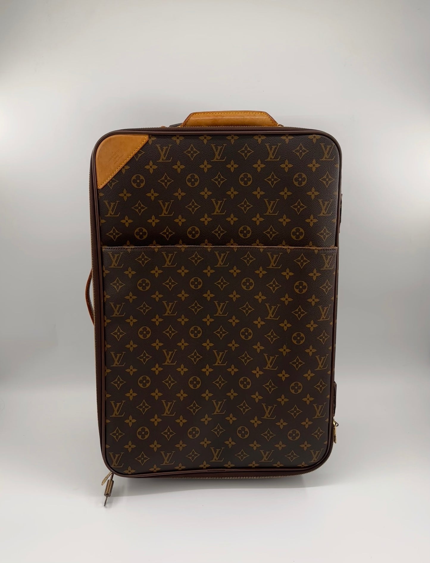 Louis Vuitton Pegase 55 Wheelie suitcase