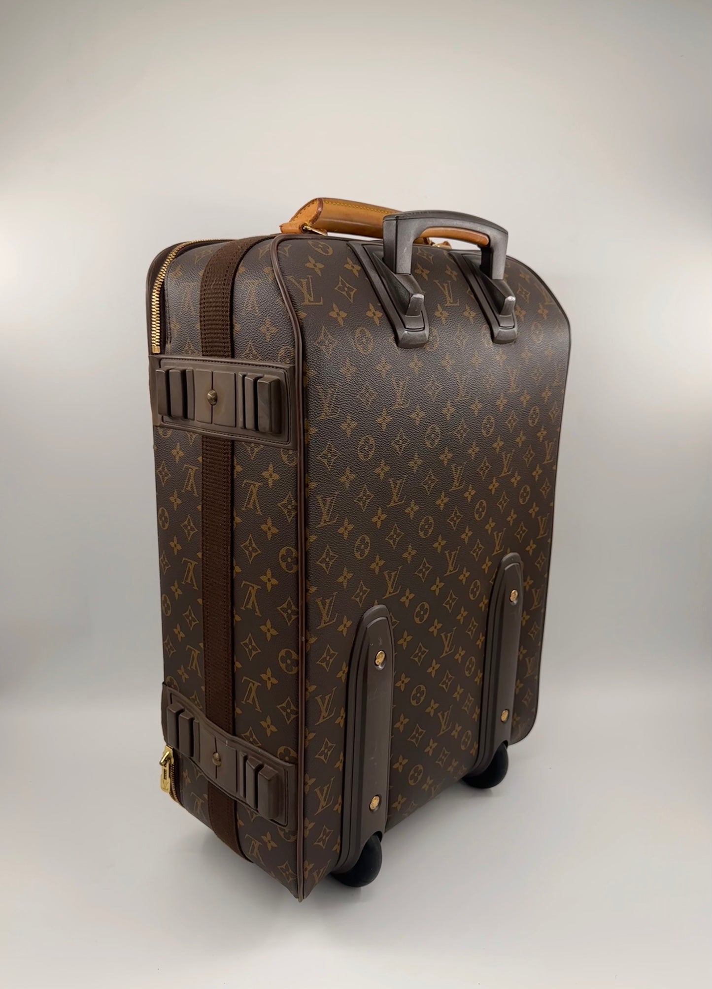 Louis Vuitton Pegase 55 Wheelie suitcase