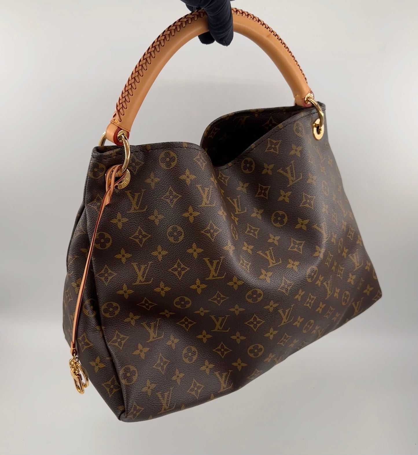 Louis Vuitton Artsy MM