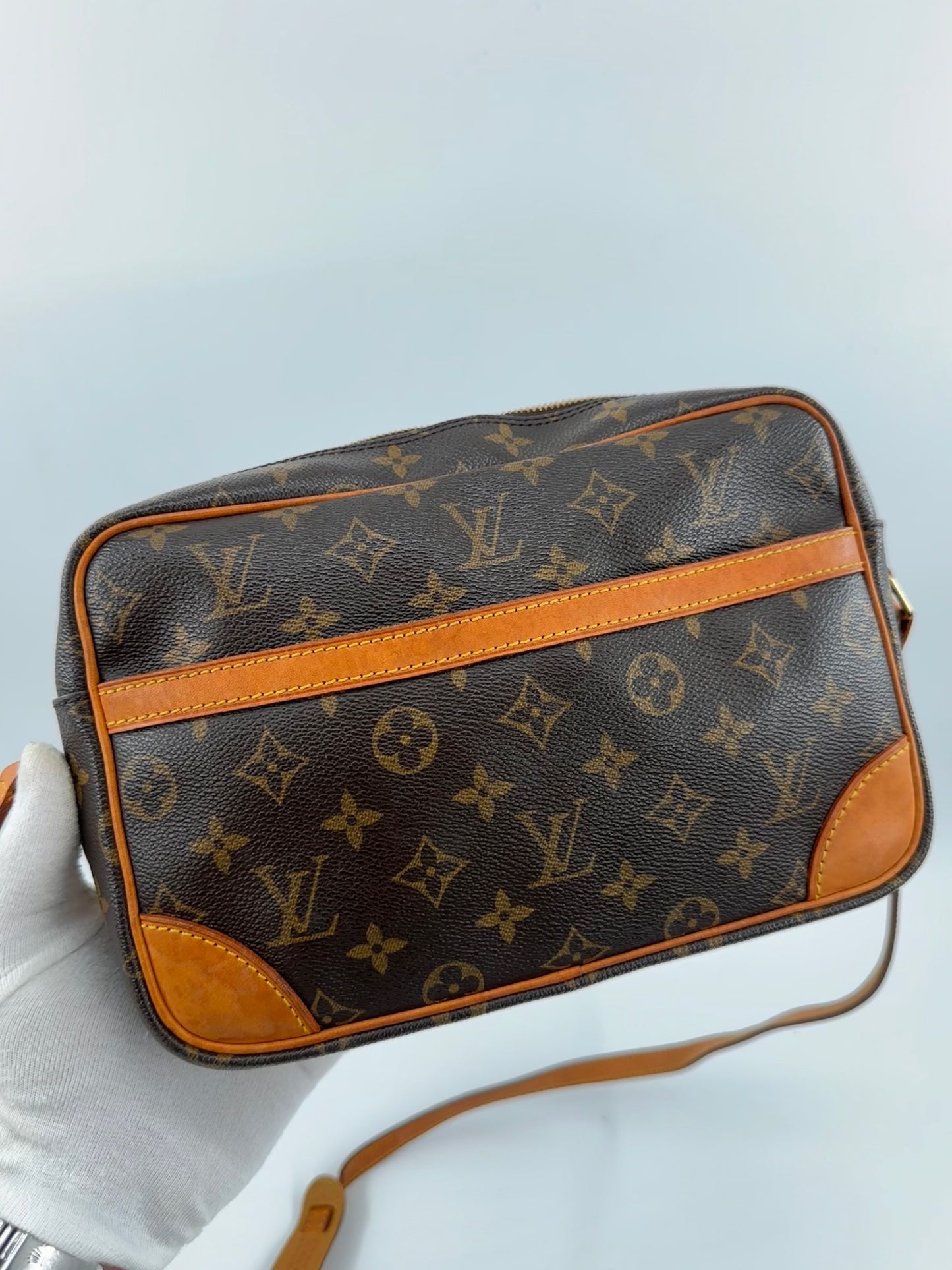 Louis Vuitton Trocadero 27 Crossbody bag