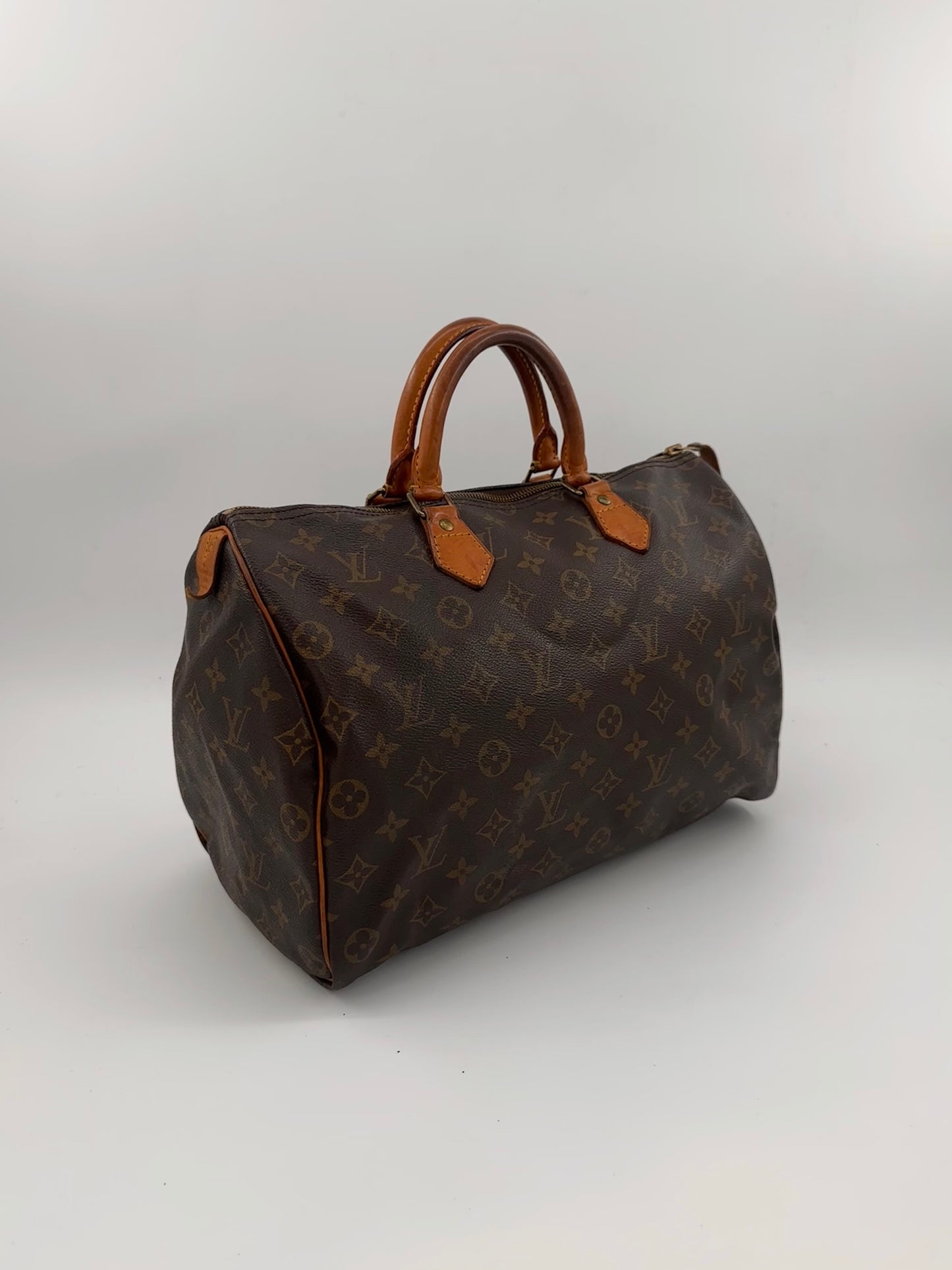 Louis Vuitton Speedy 35