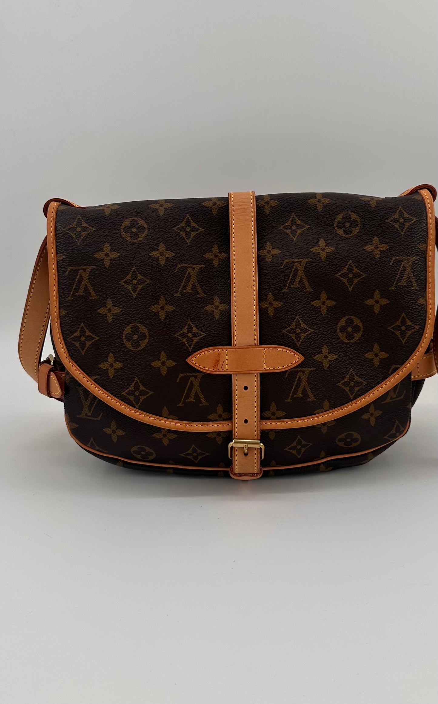 Louis Vuitton Saumur 30 crossbody