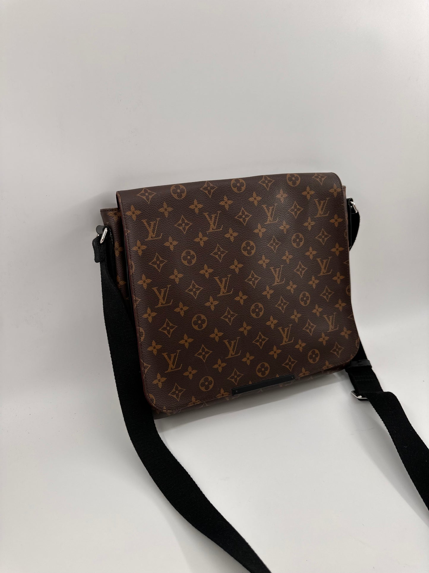 Louis Vuitton District Messenger Bag