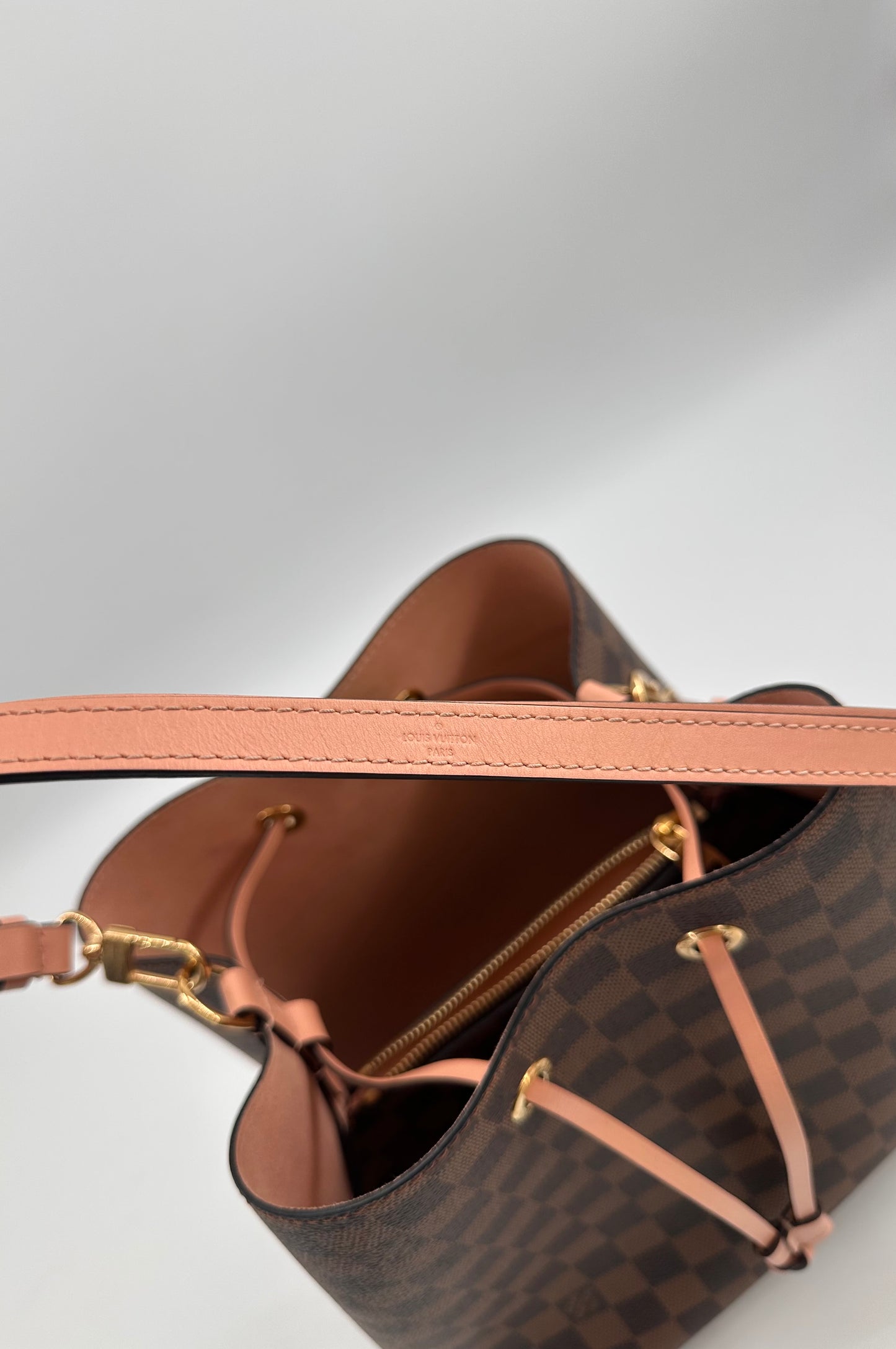 Louis Vuitton Neo Noe Venus Bucket Bag