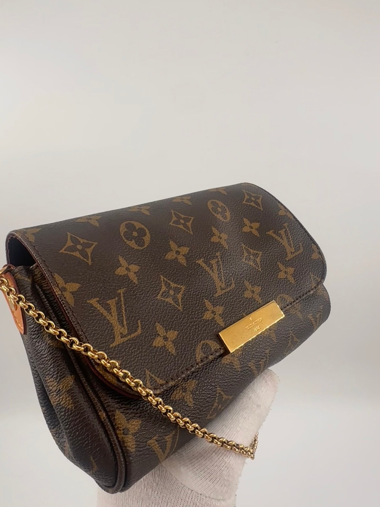Louis Vuitton Favourite MM monogram shoulder/ crossbody bag