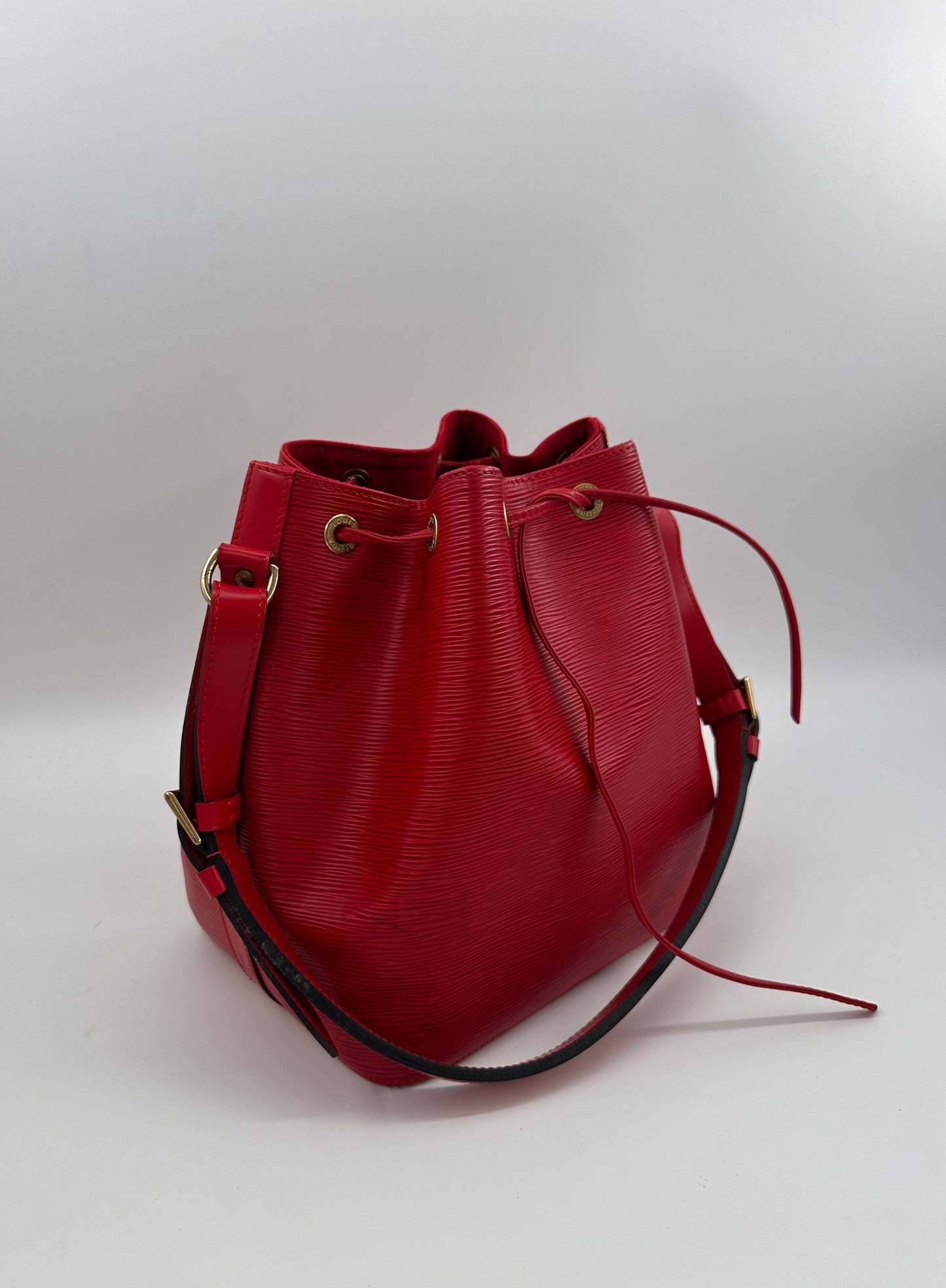 Louis Vuitton Noe Bucket Bag Red Epi