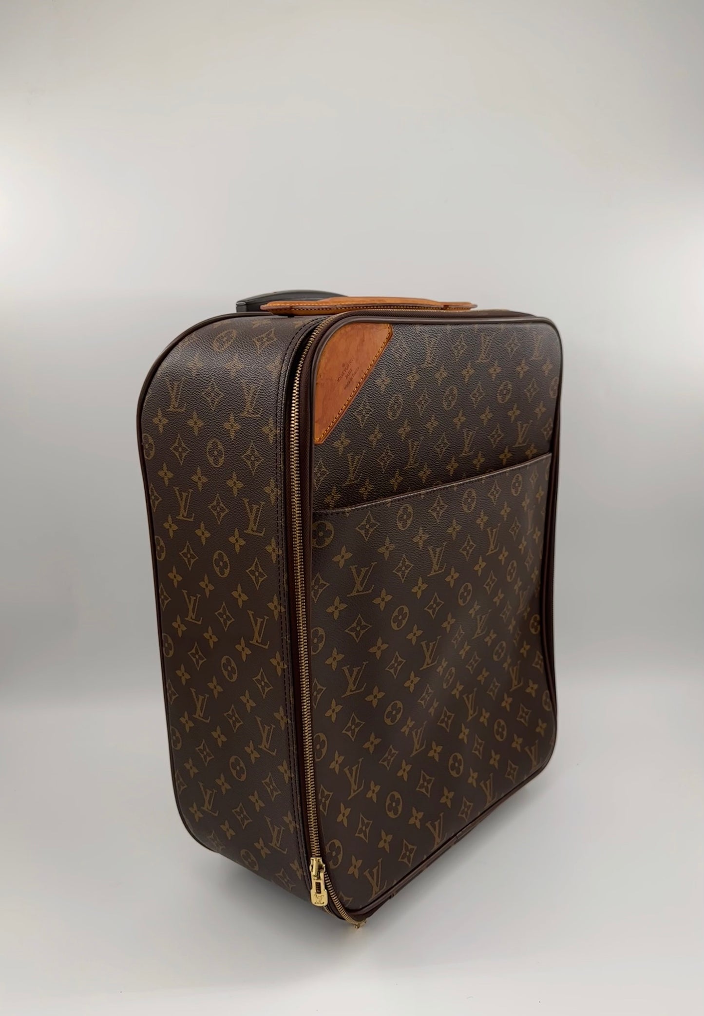 Louis Vuitton Pegase 45 Wheelie suitcase