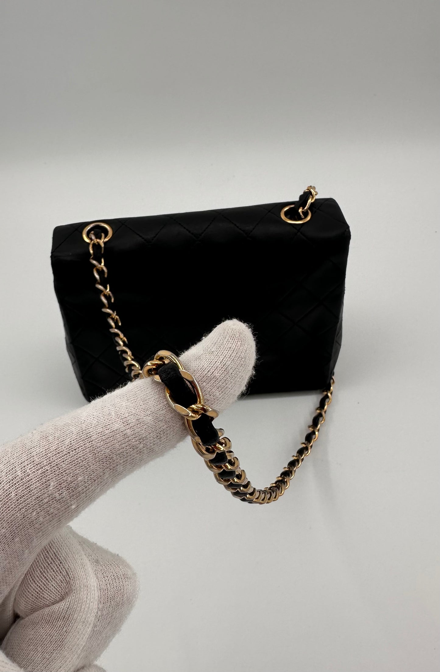 Chanel Classic Single Flap Crossbody/ shoulder bag