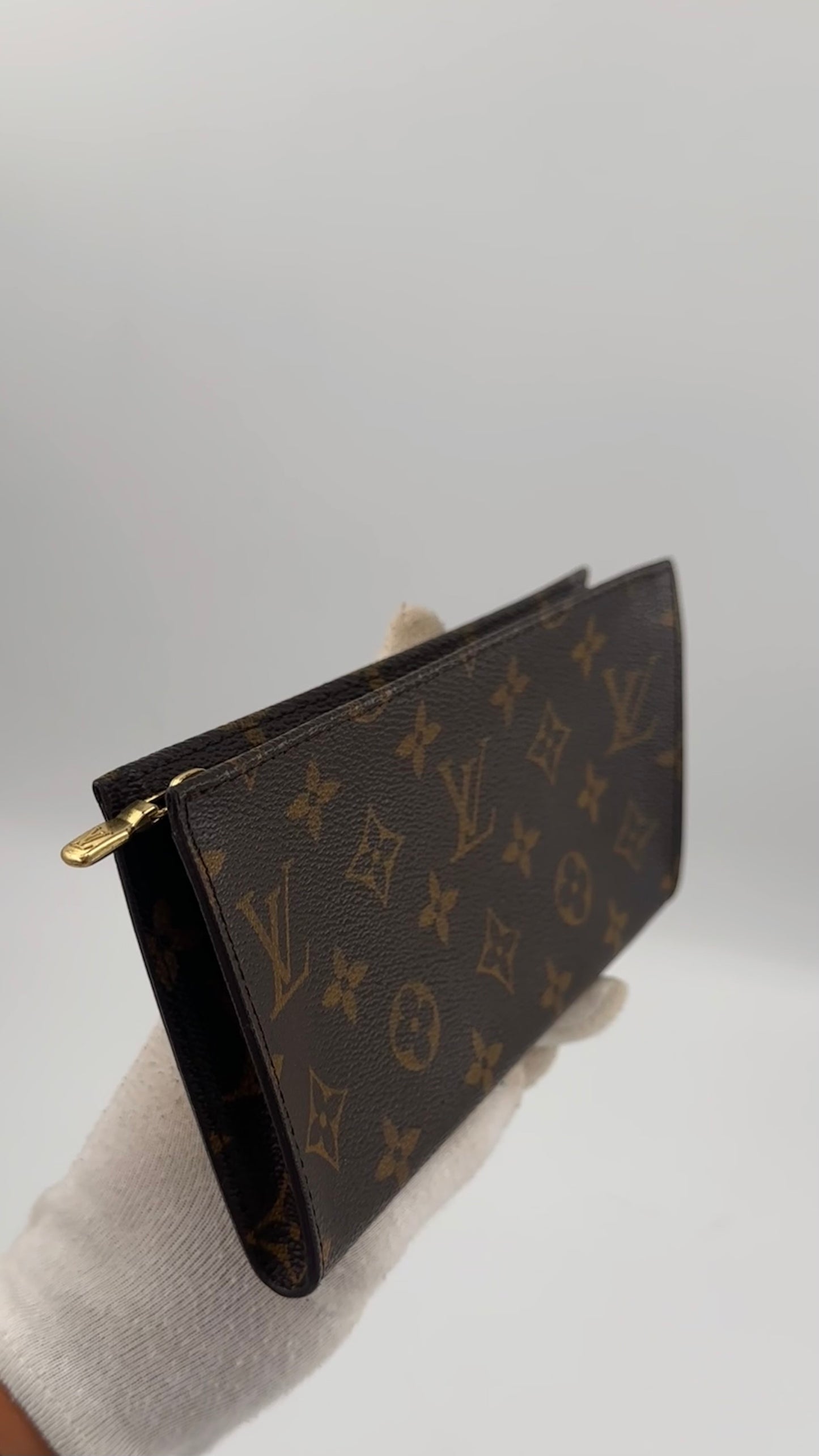 Louis Vuitton Monogram Pouch/ Purse