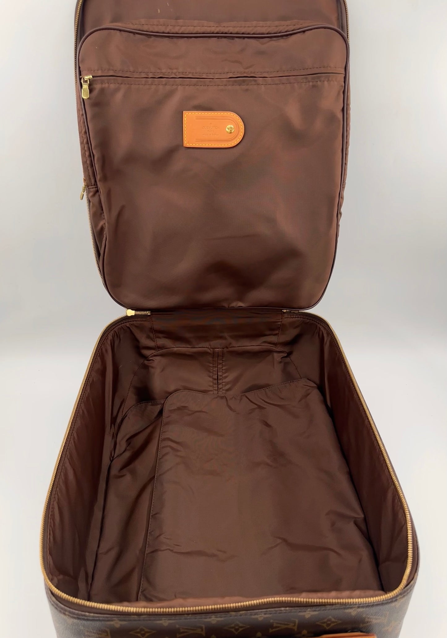 Louis Vuitton Pegase 45 Wheelie suitcase