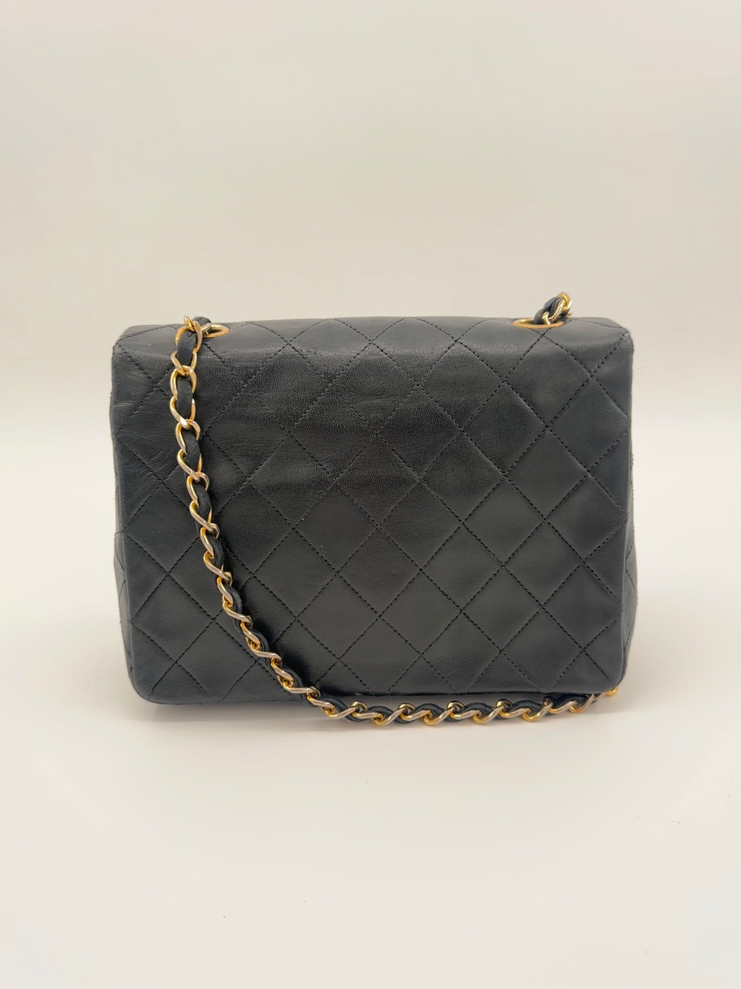 Chanel Classic Single Flap Crossbody/ shoulder bag