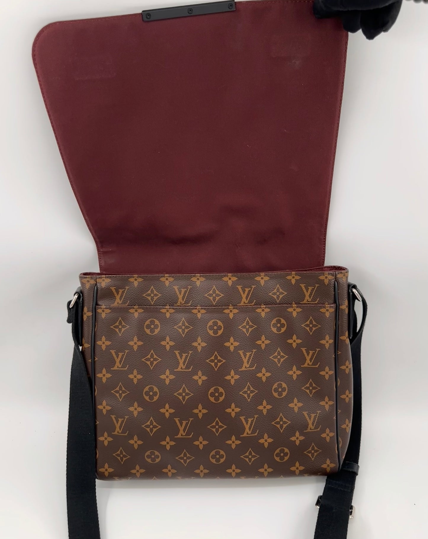 Louis Vuitton District Messenger Bag