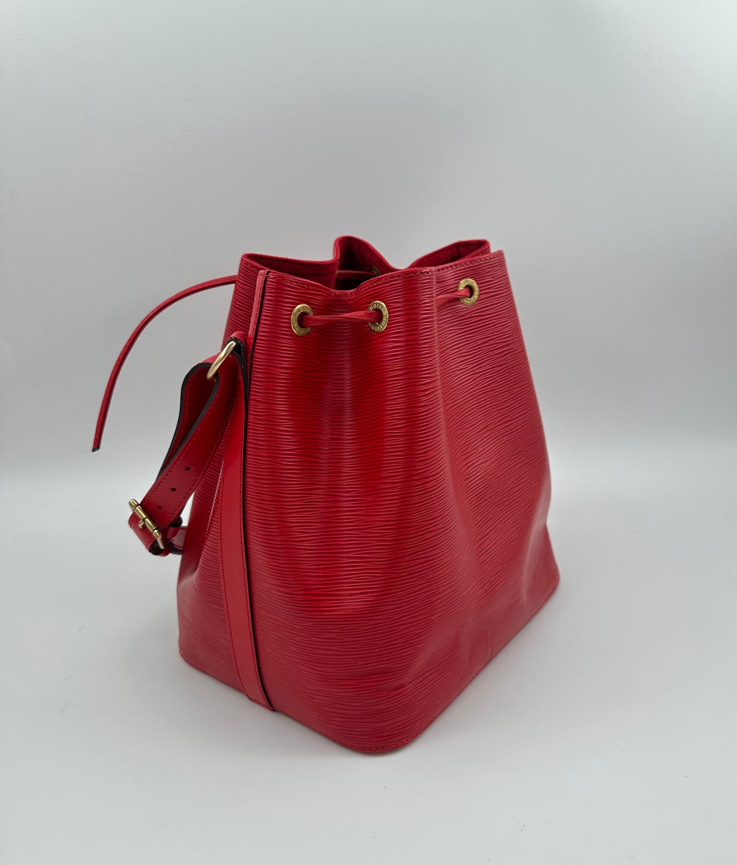 Louis Vuitton Noe Bucket Bag Red Epi