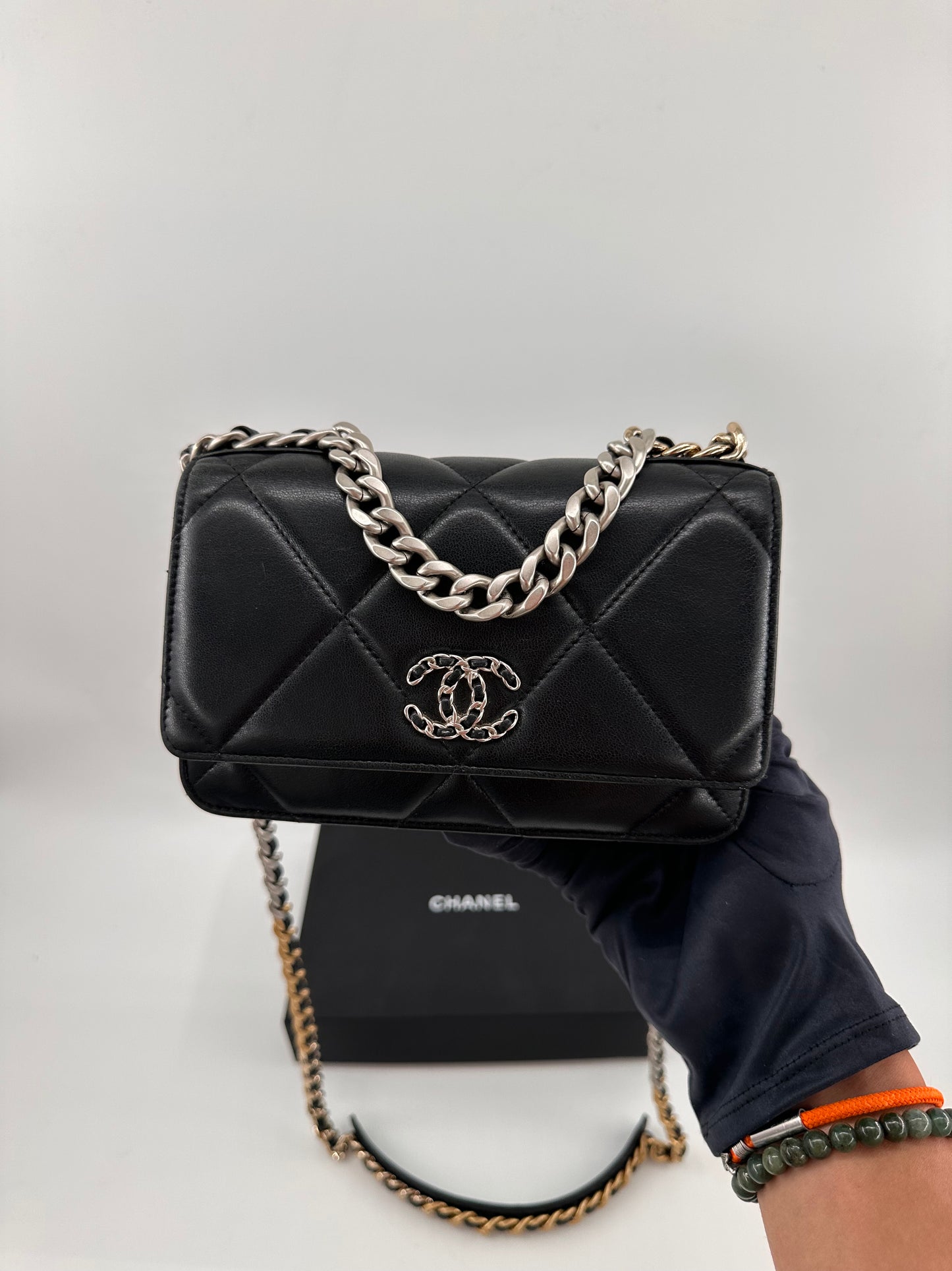 Chanel 19 Wallet on Chain Crossbody