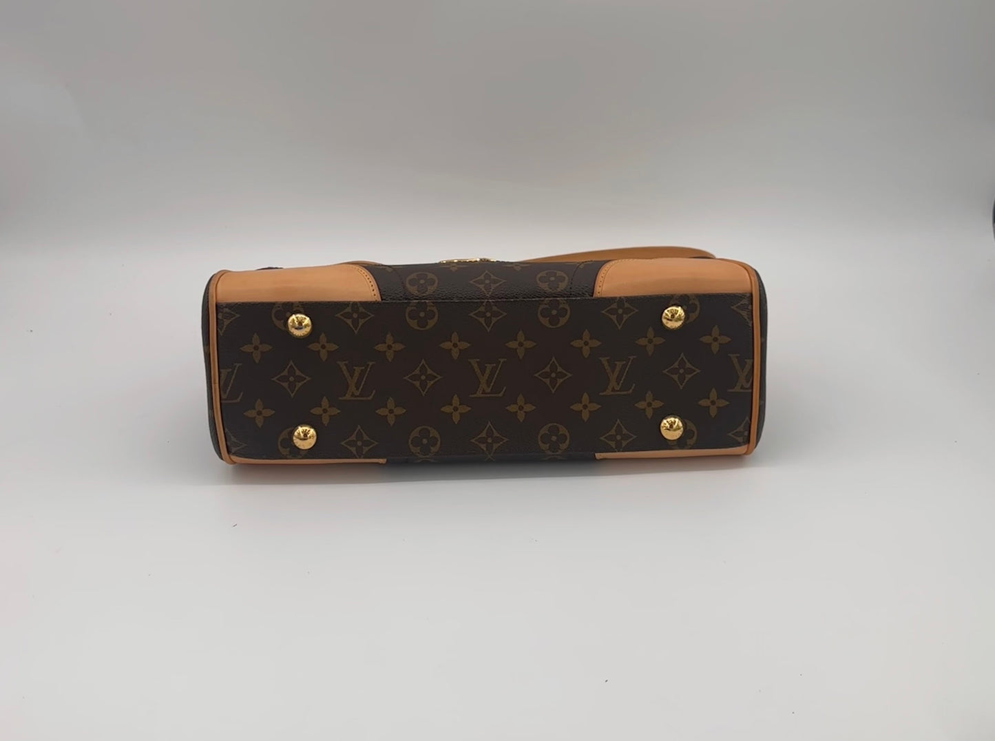 Louis Vuitton Beverly MM Shoulder Bag