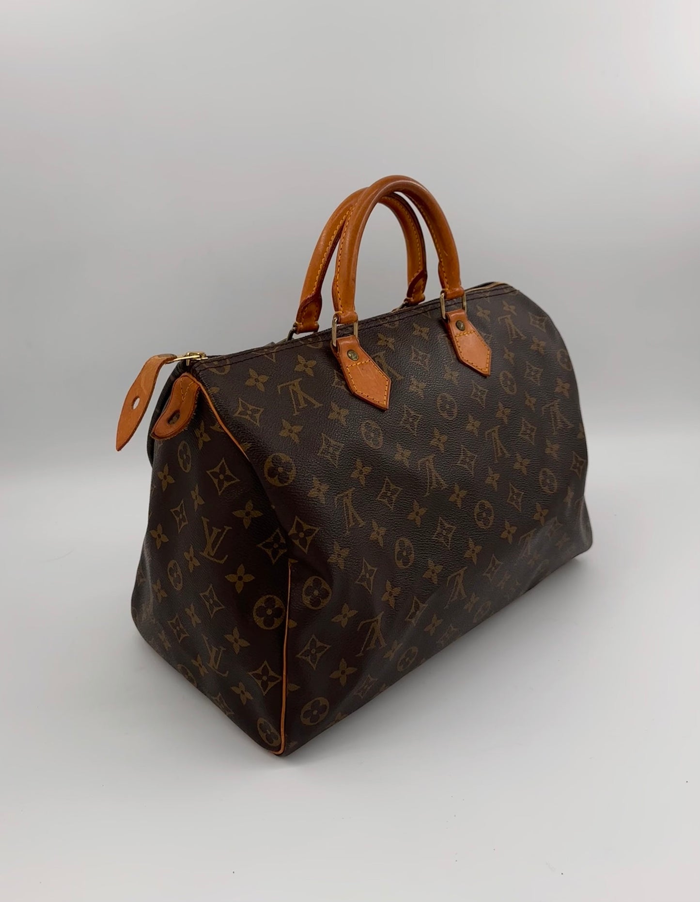 Louis Vuitton Speedy 35