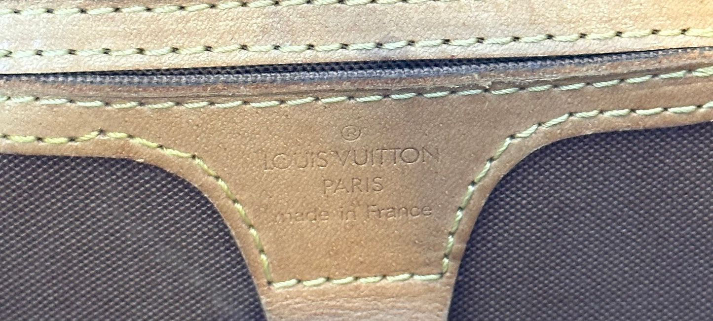 Louis Vuitton Ellipse PM Monogram Handbag